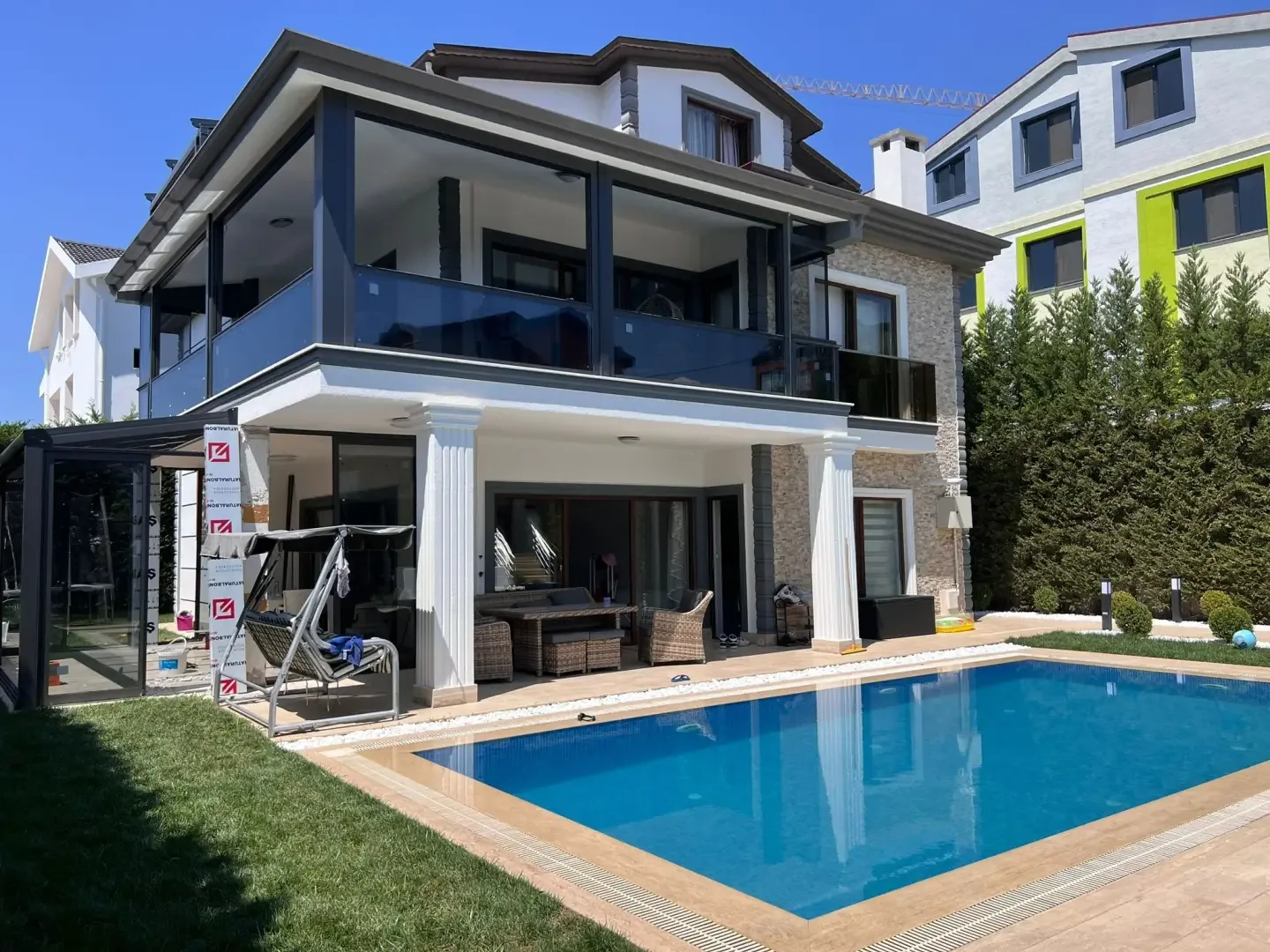 Vertiflex sulla facciata di una villa